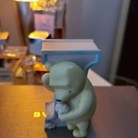 DISNEY Classic Winnie the Pooh Alphabet Letter - Picture 3 of 4